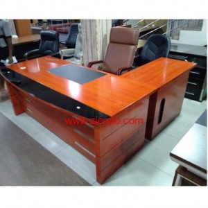 High Quality Mahogany Executive Office Table