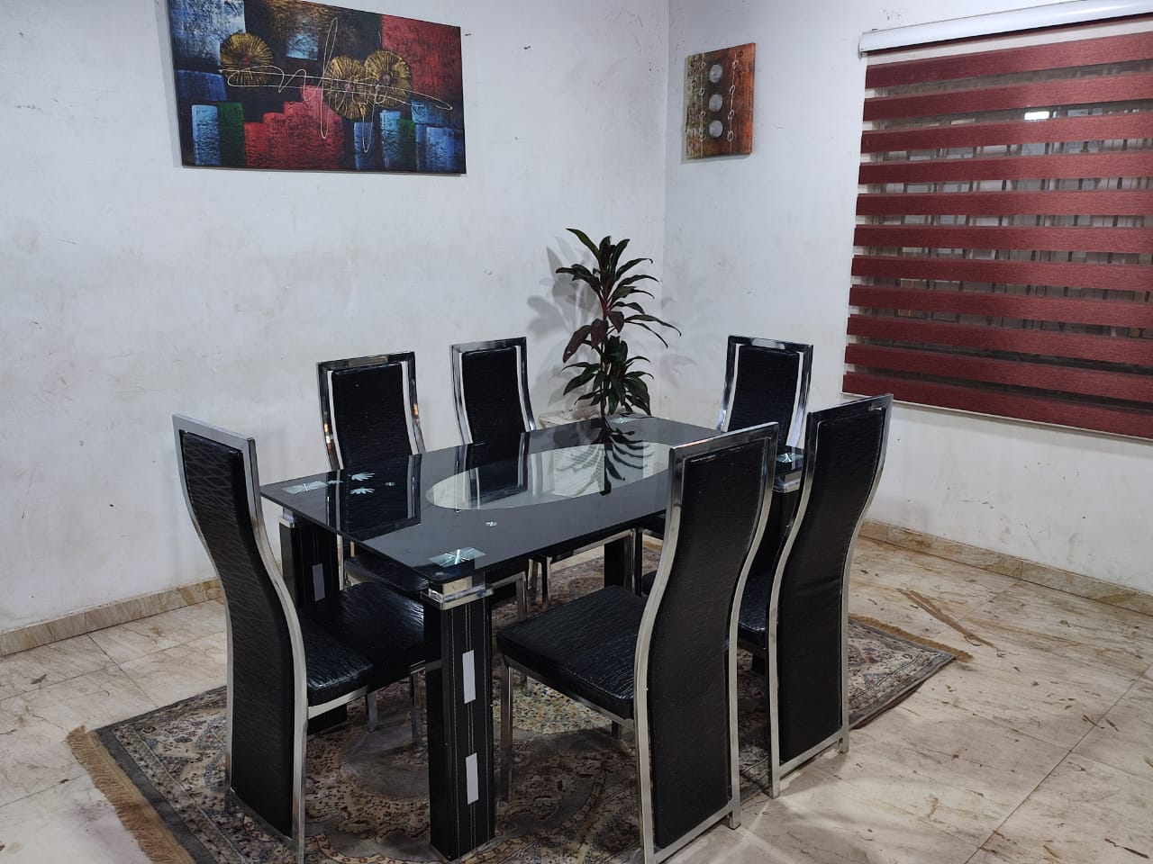 Decorative Dining Set with 6 Leather Chair