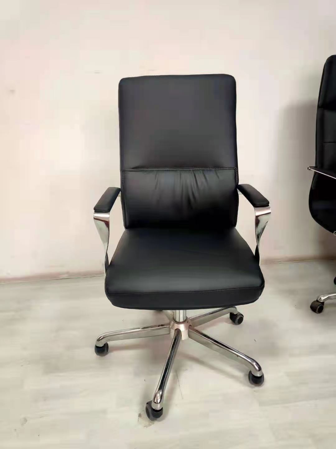 Executive Leather Manager Swivel Chair